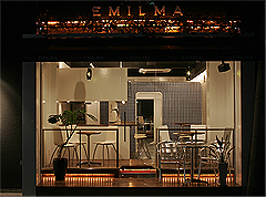 X܂̐݌vfUC@b@waiting cafe EMILMA